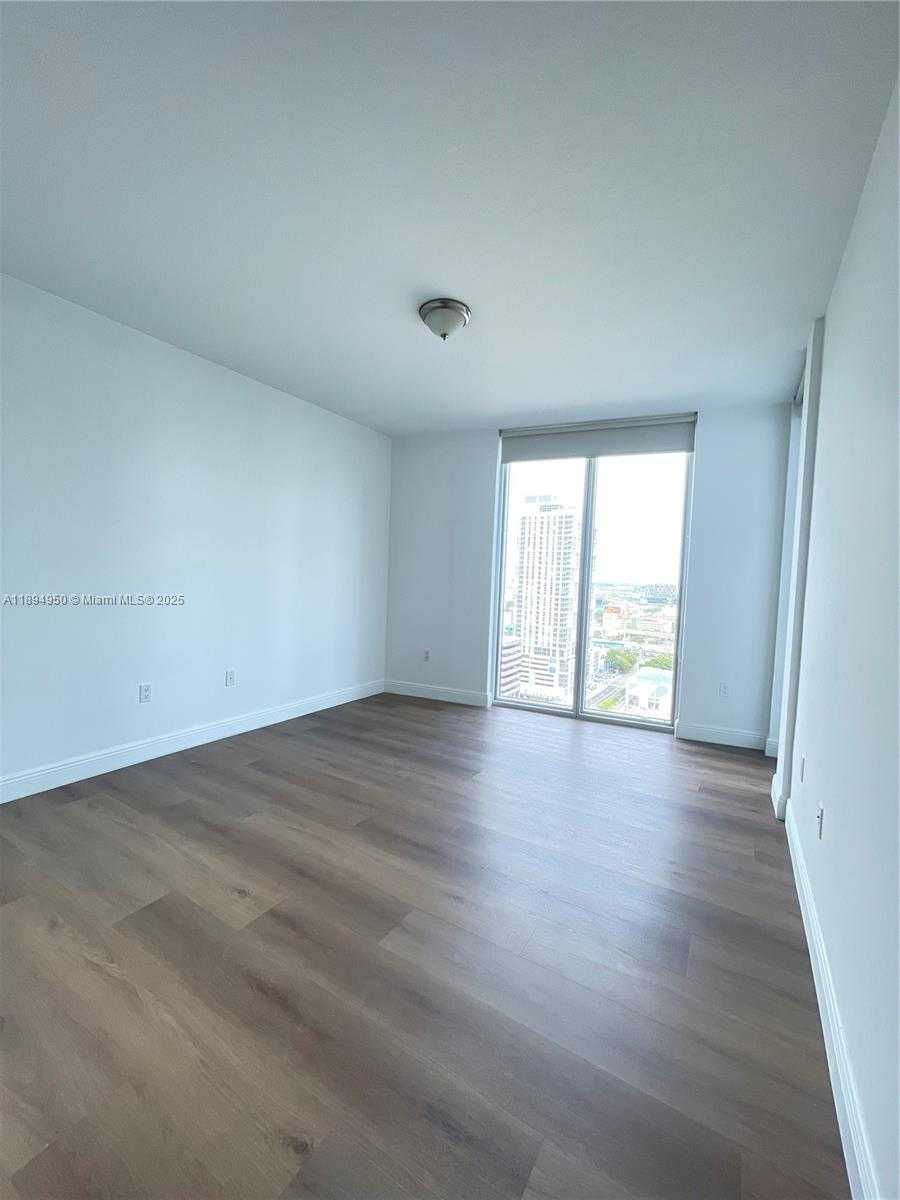 Small Image of 185 NW 7th St, Miami, FL 33136, USA Number 18