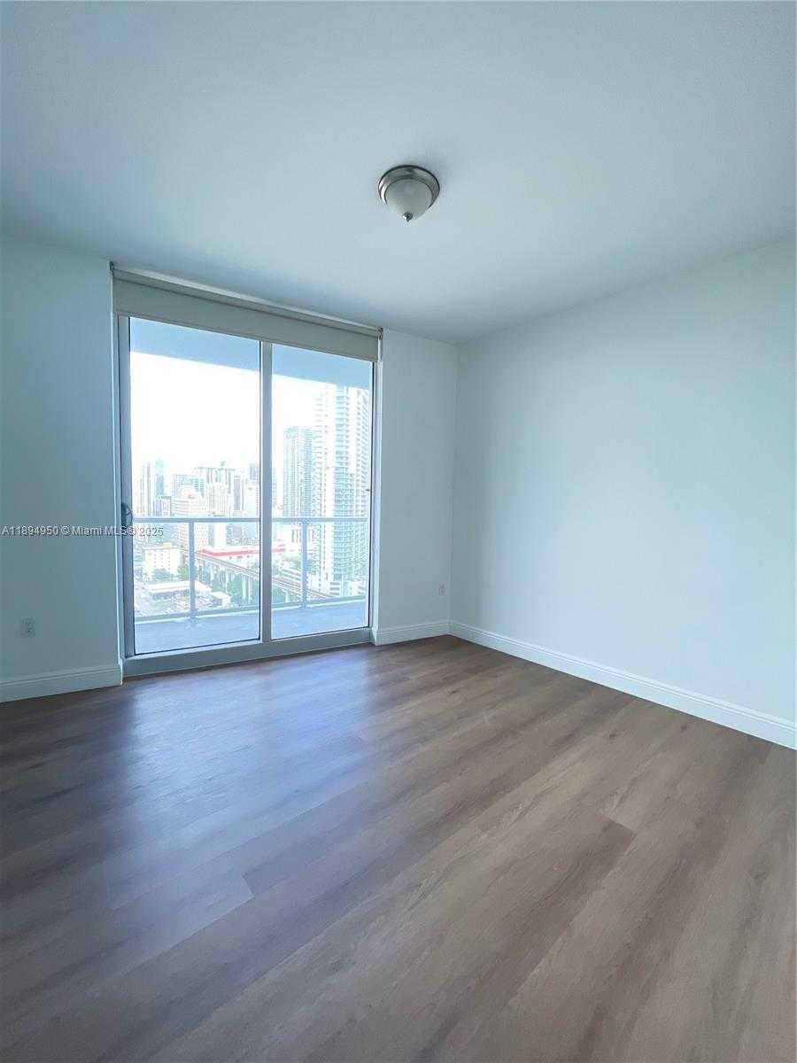 Small Image of 185 NW 7th St, Miami, FL 33136, USA Number 19