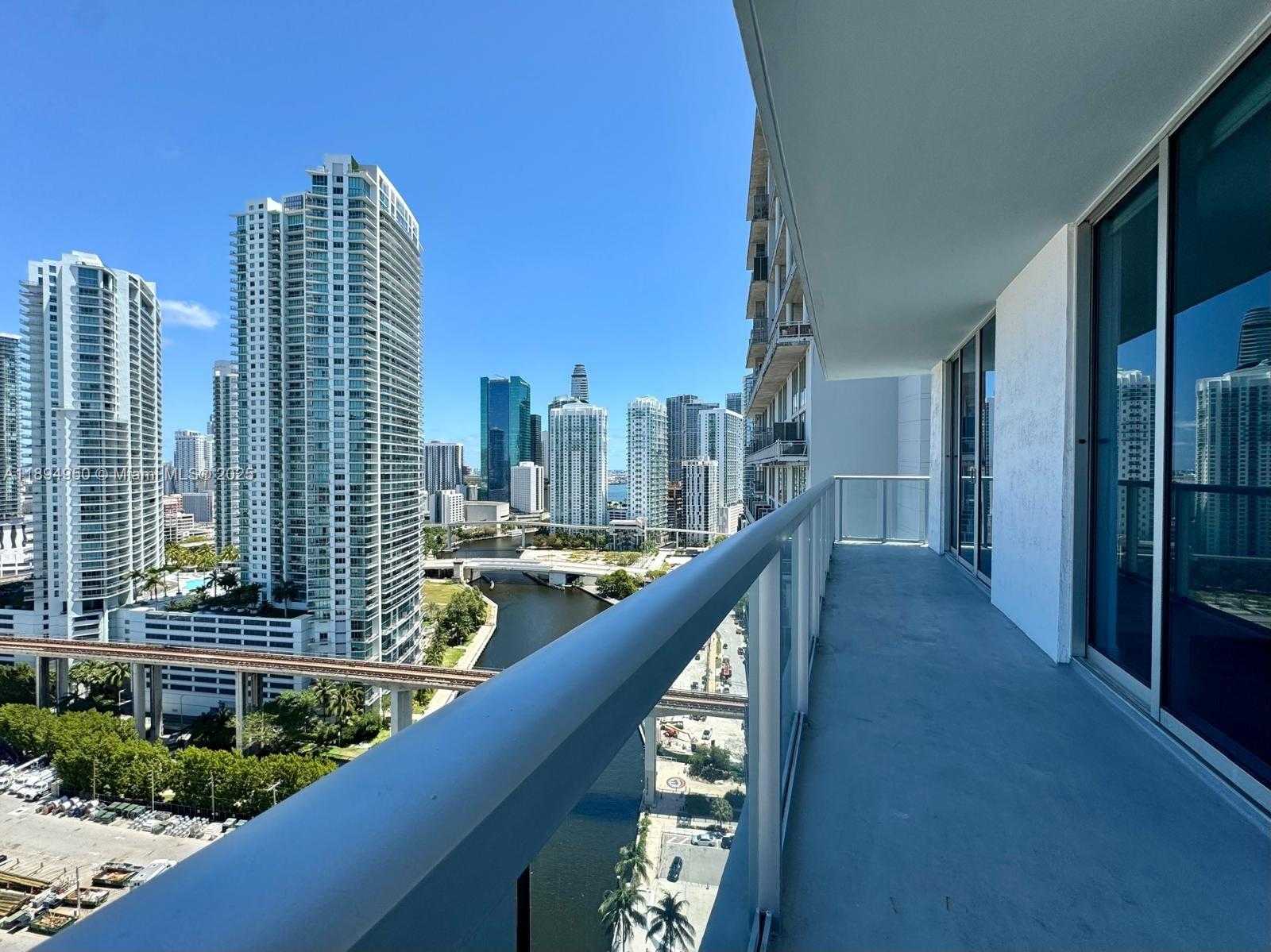 Small Image of 185 NW 7th St, Miami, FL 33136, USA Number 21