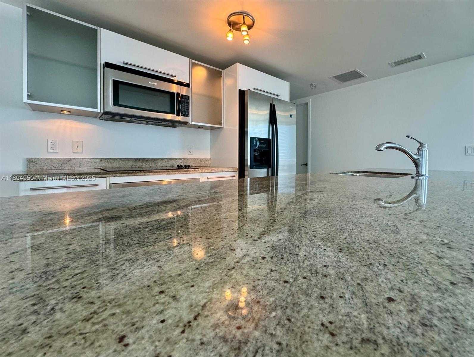 Small Image of 185 NW 7th St, Miami, FL 33136, USA Number 4