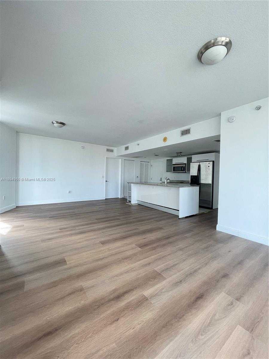 Small Image of 185 NW 7th St, Miami, FL 33136, USA Number 7
