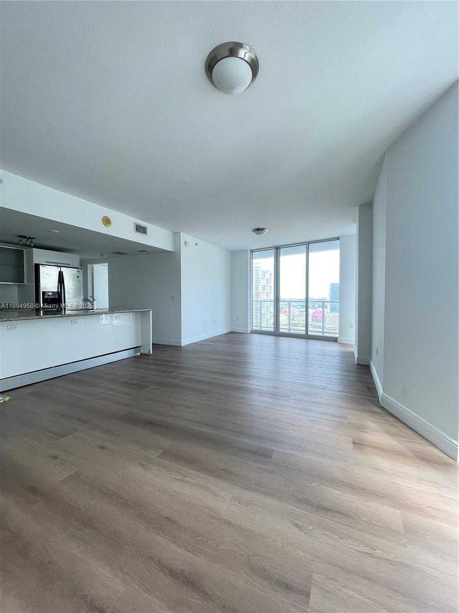 Small Image of 185 NW 7th St, Miami, FL 33136, USA Number 9