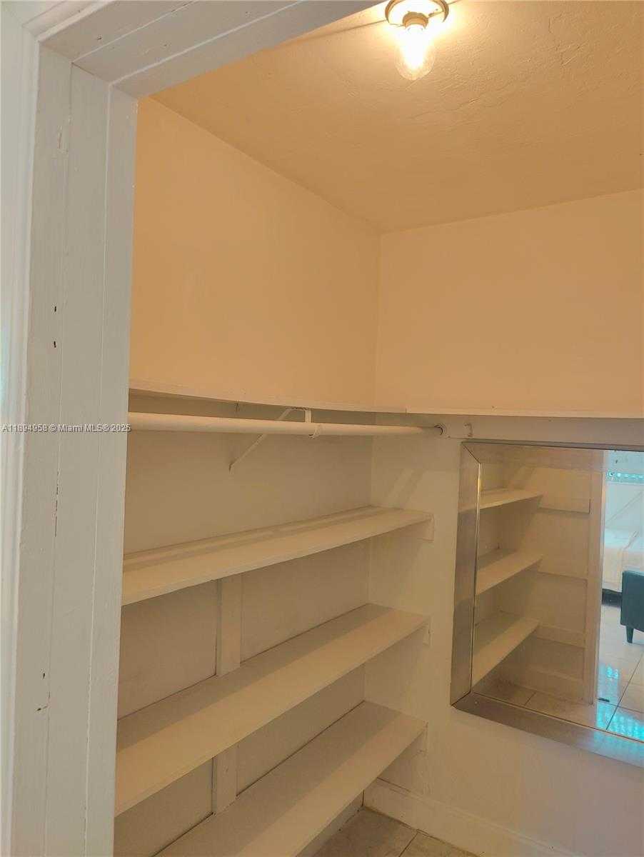 Small Image of 7121 TAFT ST #B, Hollywood Number 11