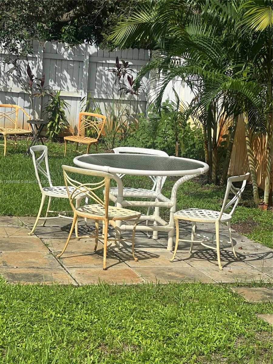 Small Image of 7121 TAFT ST #B, Hollywood Number 12