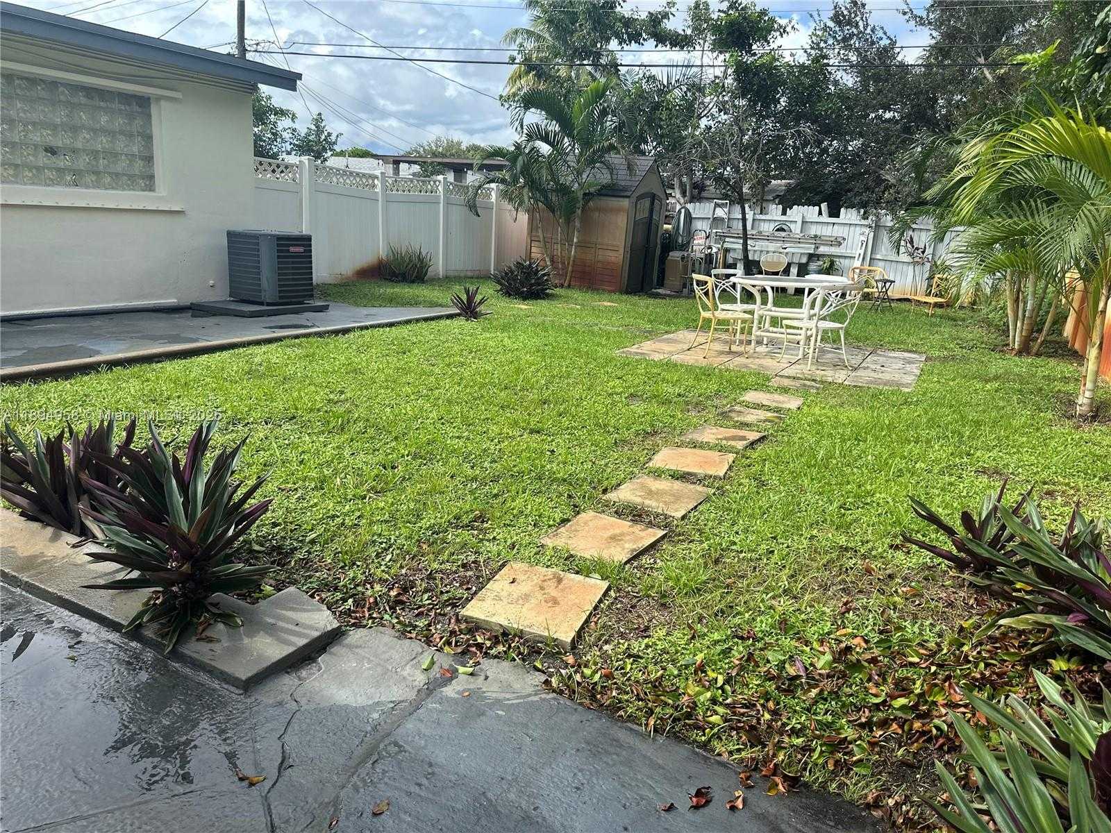 Small Image of 7121 TAFT ST #B, Hollywood Number 14