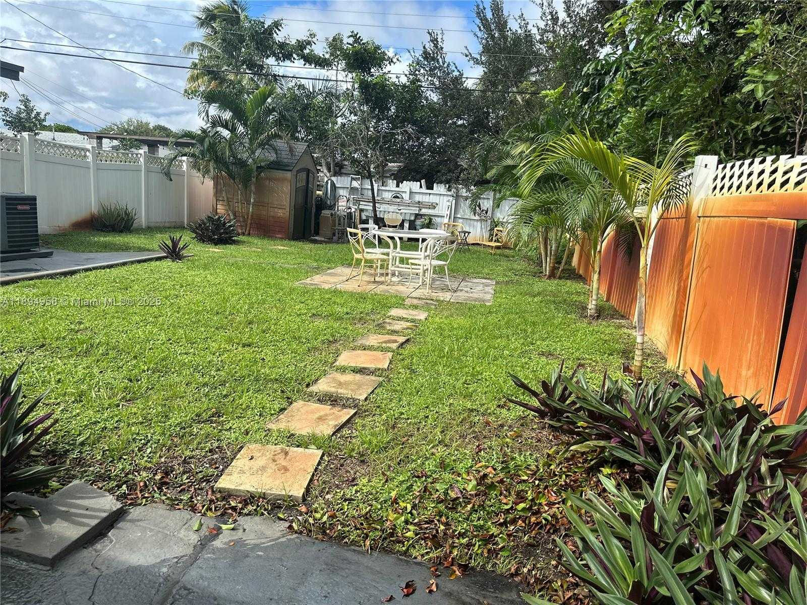 Small Image of 7121 TAFT ST #B, Hollywood Number 17