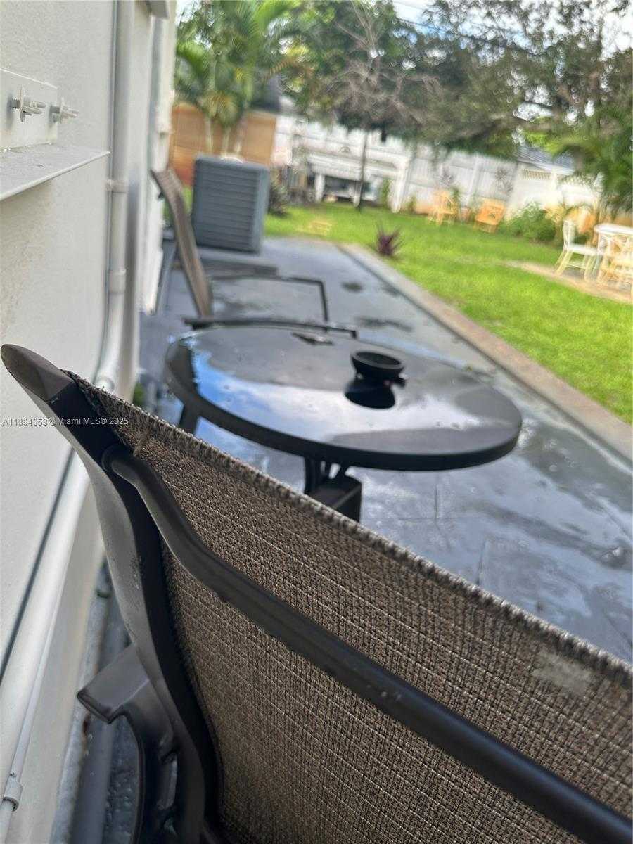 Small Image of 7121 TAFT ST #B, Hollywood Number 20