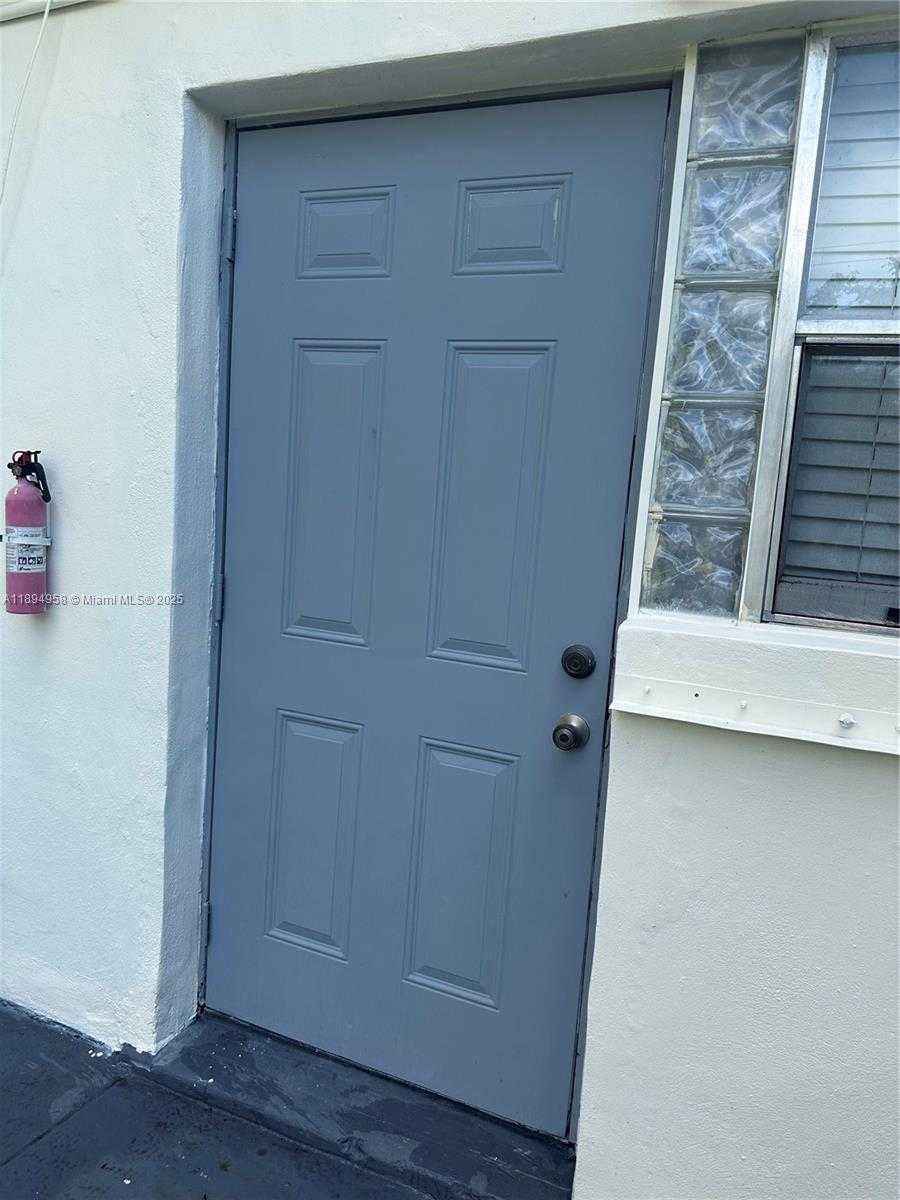 Small Image of 7121 TAFT ST #B, Hollywood Number 21