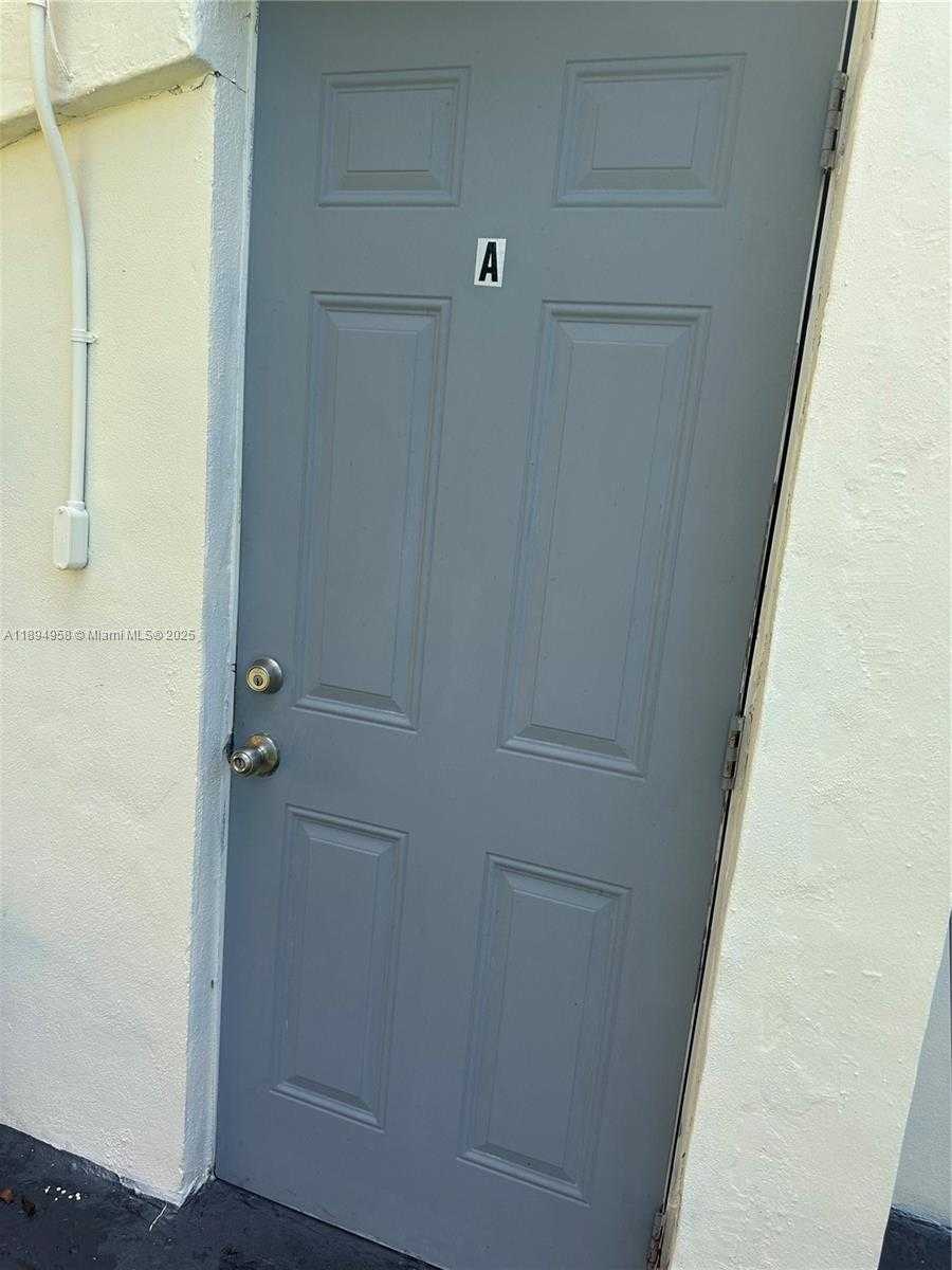 Small Image of 7121 TAFT ST #B, Hollywood Number 24