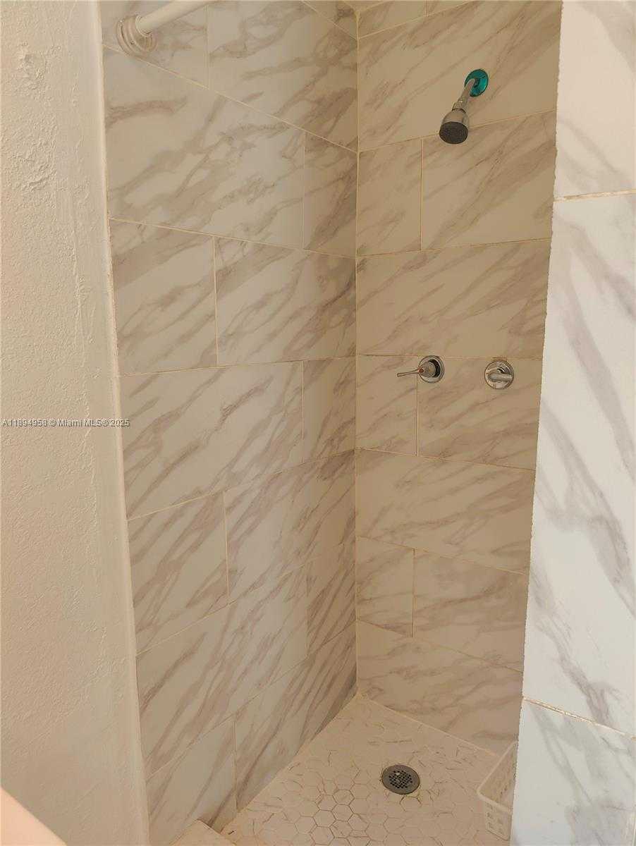 Small Image of 7121 TAFT ST #B, Hollywood Number 7