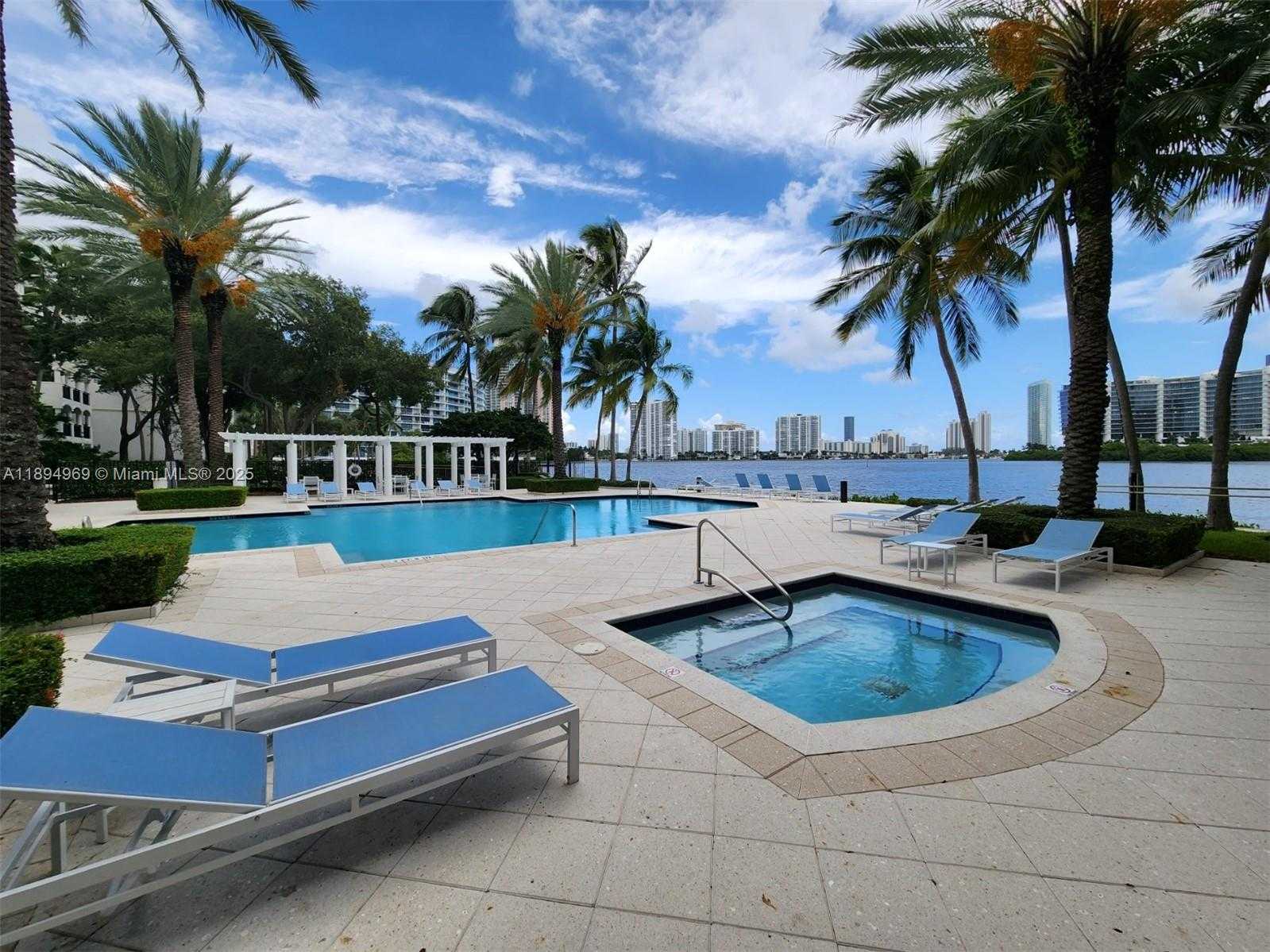 Small Image of Aventura Number 46