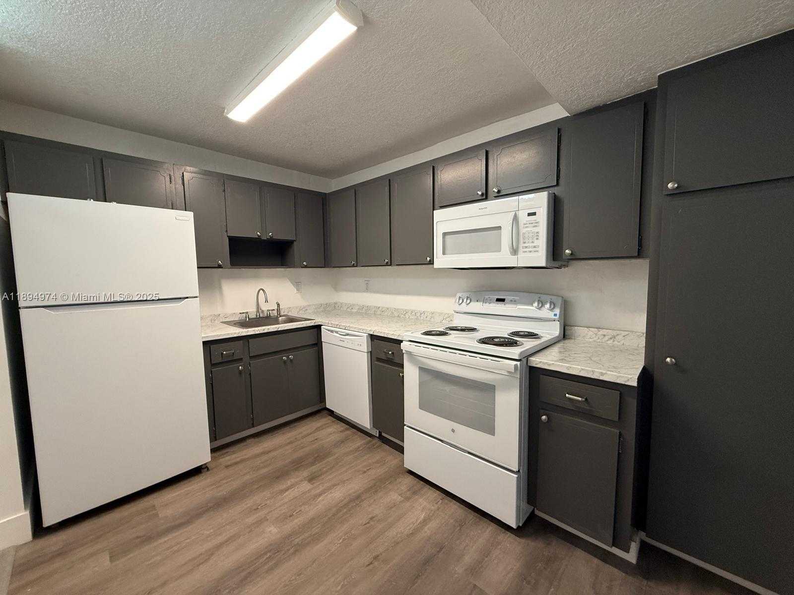 Small Image of 1145 NORMANDY DR #203, Miami Beach Number 11