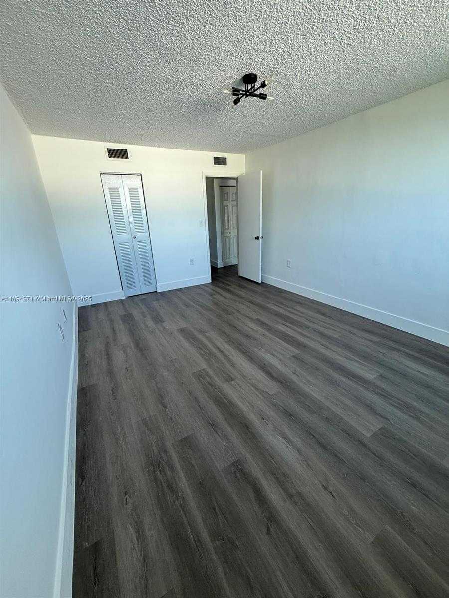 Small Image of 1145 NORMANDY DR #203, Miami Beach Number 4