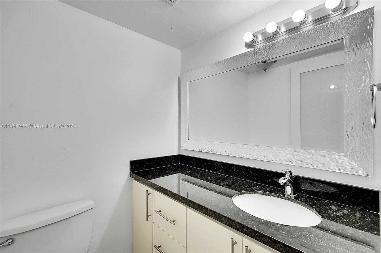 Small Image of 7150 INDIAN CREEK DR #405, Miami Beach Number 19