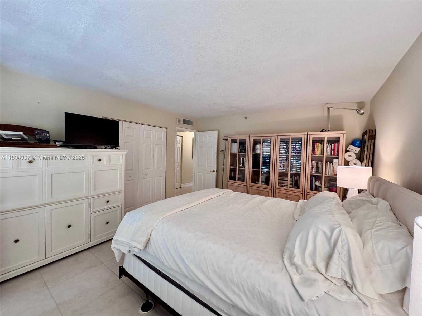 Small Image of 6061 COLLINS AVE #10C, Miami Beach Number 19
