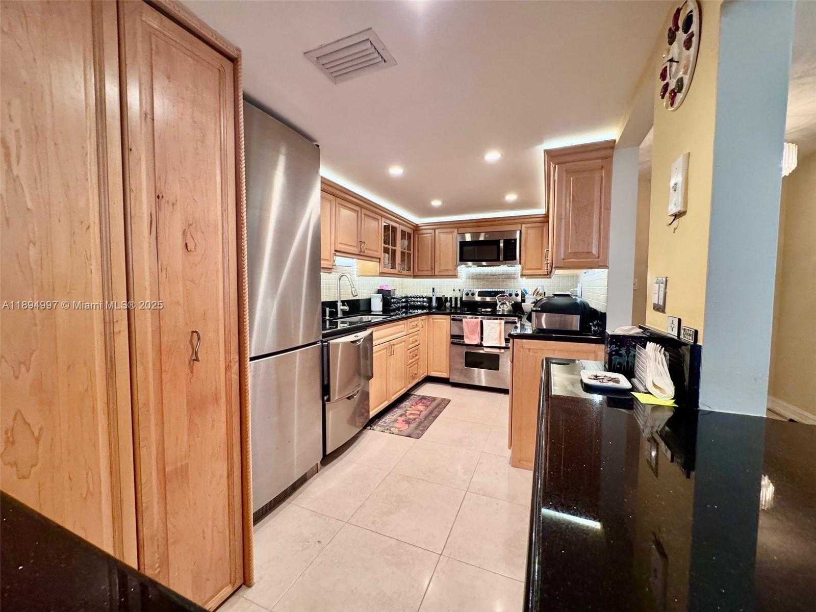 Small Image of 6061 COLLINS AVE #10C, Miami Beach Number 24