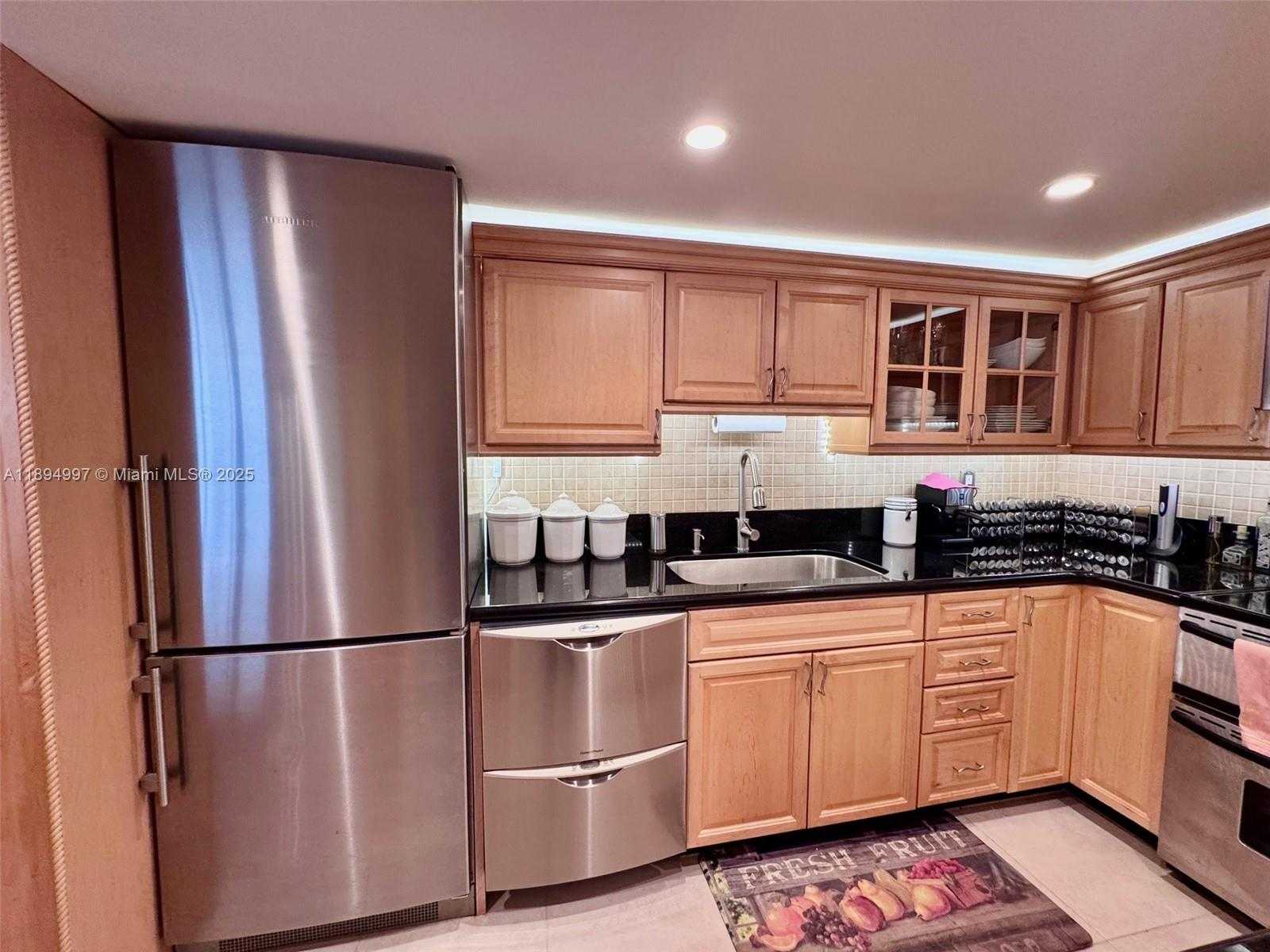 Small Image of 6061 COLLINS AVE #10C, Miami Beach Number 26