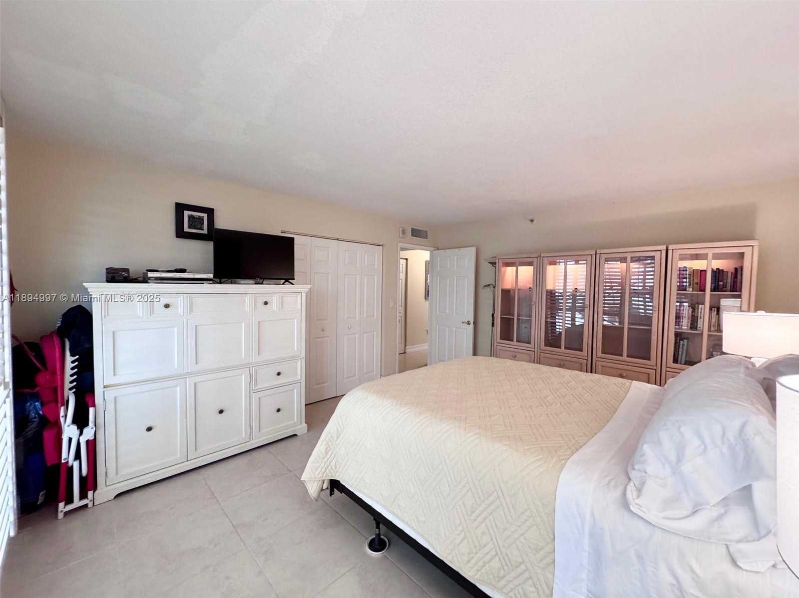Small Image of 6061 COLLINS AVE #10C, Miami Beach Number 46