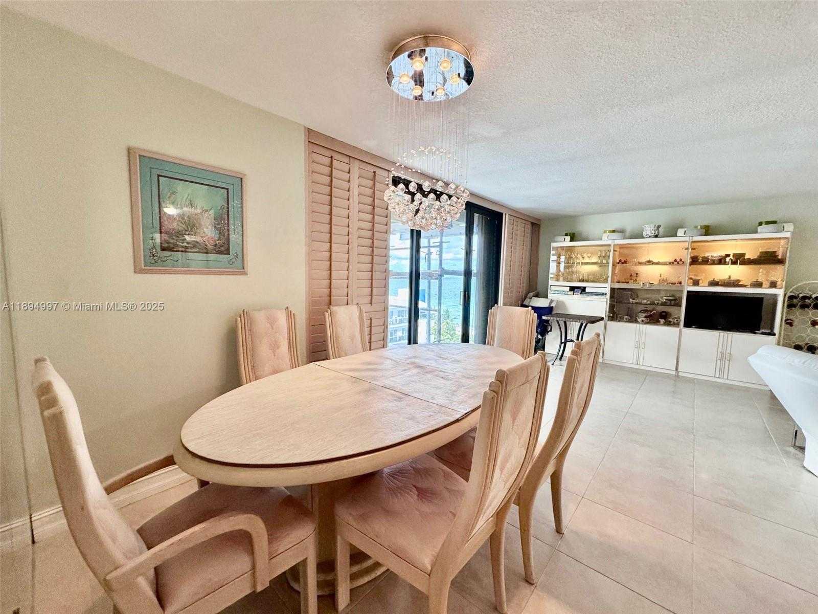 Small Image of 6061 COLLINS AVE #10C, Miami Beach Number 9