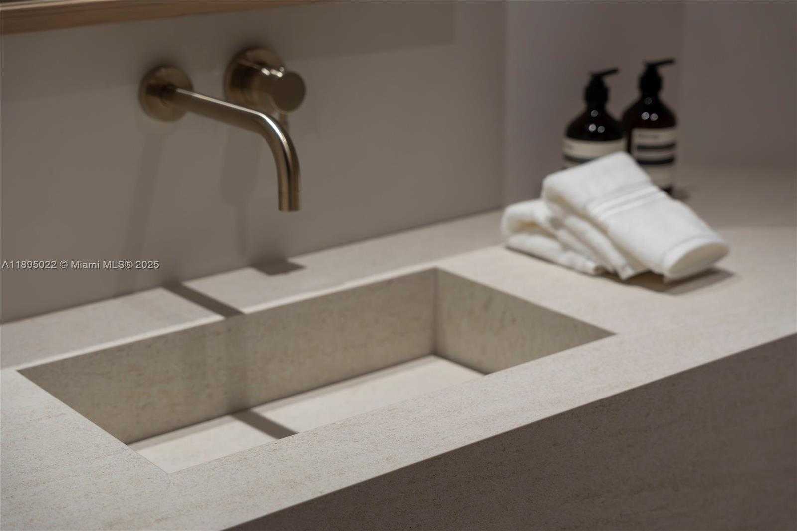 Small Image of 5959 COLLINS AVE #907, Miami Beach Number 14