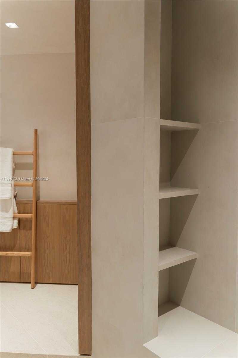 Small Image of 5959 COLLINS AVE #907, Miami Beach Number 26