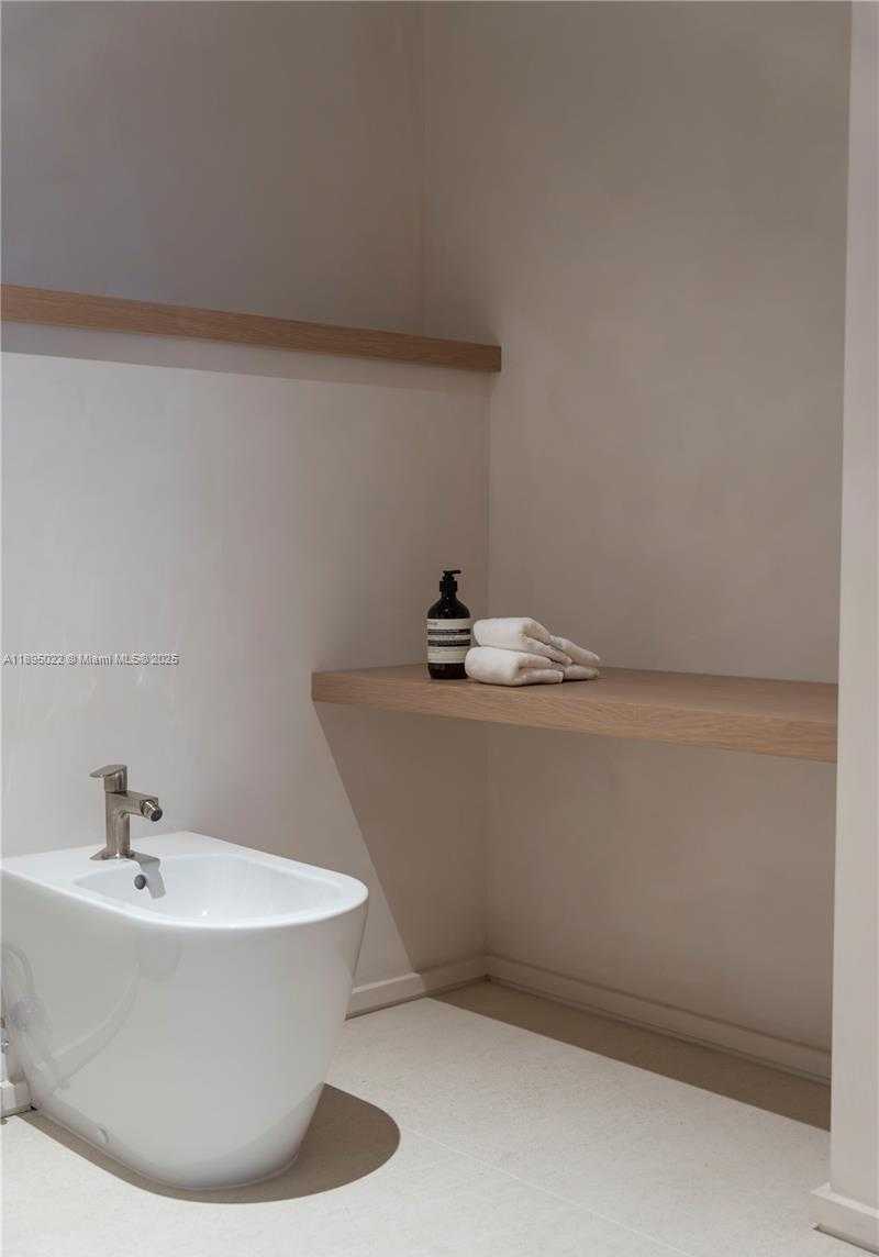 Small Image of 5959 COLLINS AVE #907, Miami Beach Number 27