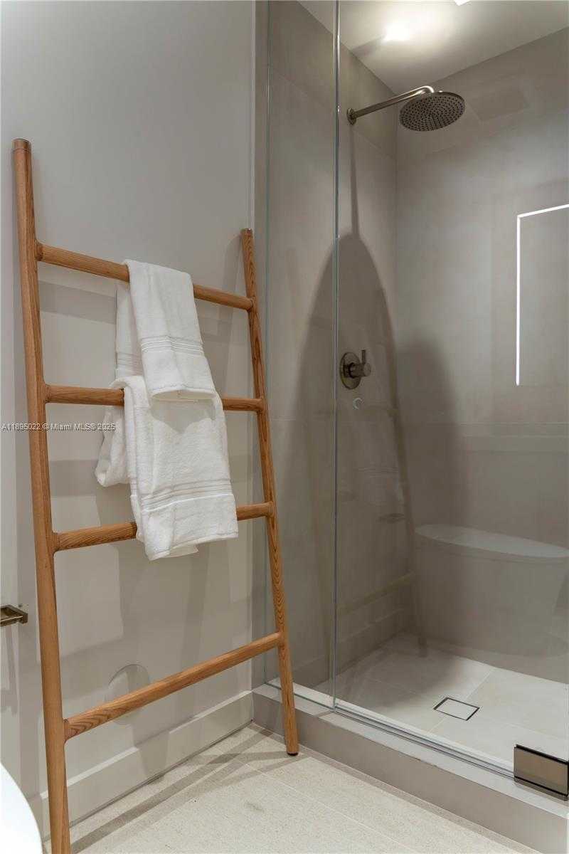 Small Image of 5959 COLLINS AVE #907, Miami Beach Number 29