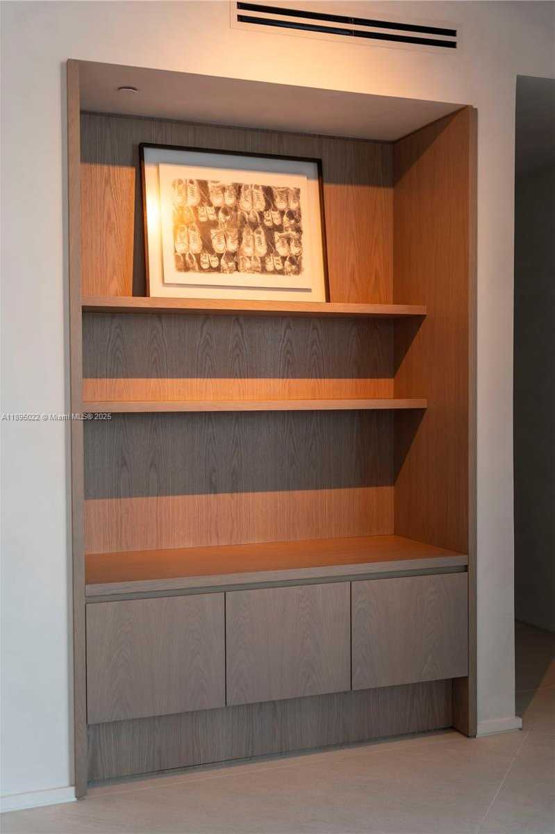 Small Image of 5959 COLLINS AVE #907, Miami Beach Number 7