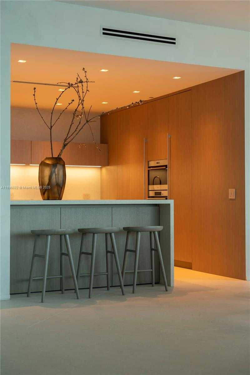 Small Image of 5959 COLLINS AVE #907, Miami Beach Number 9