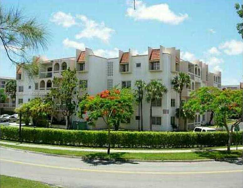 Small Image of 7722 CAMINO REAL #E-219, Miami Number 19