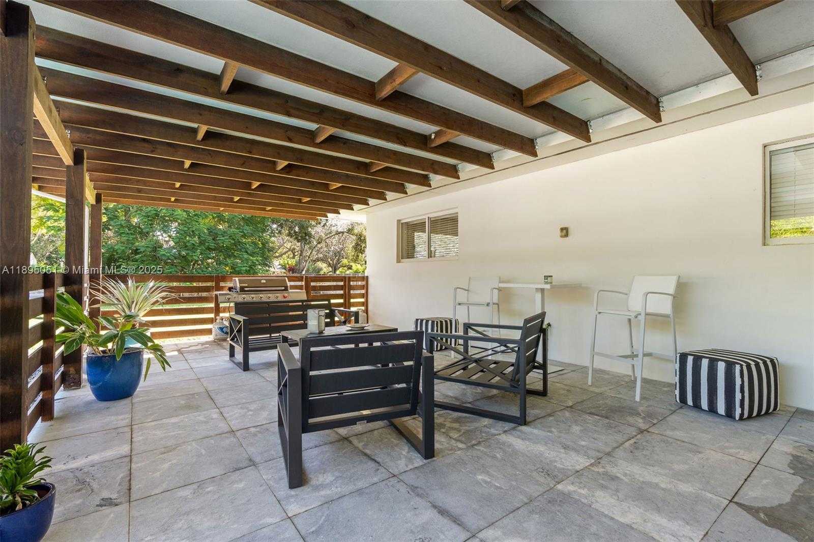 Small Image of 8121 SOUTH WEST 97TH TER, Miami Number 10