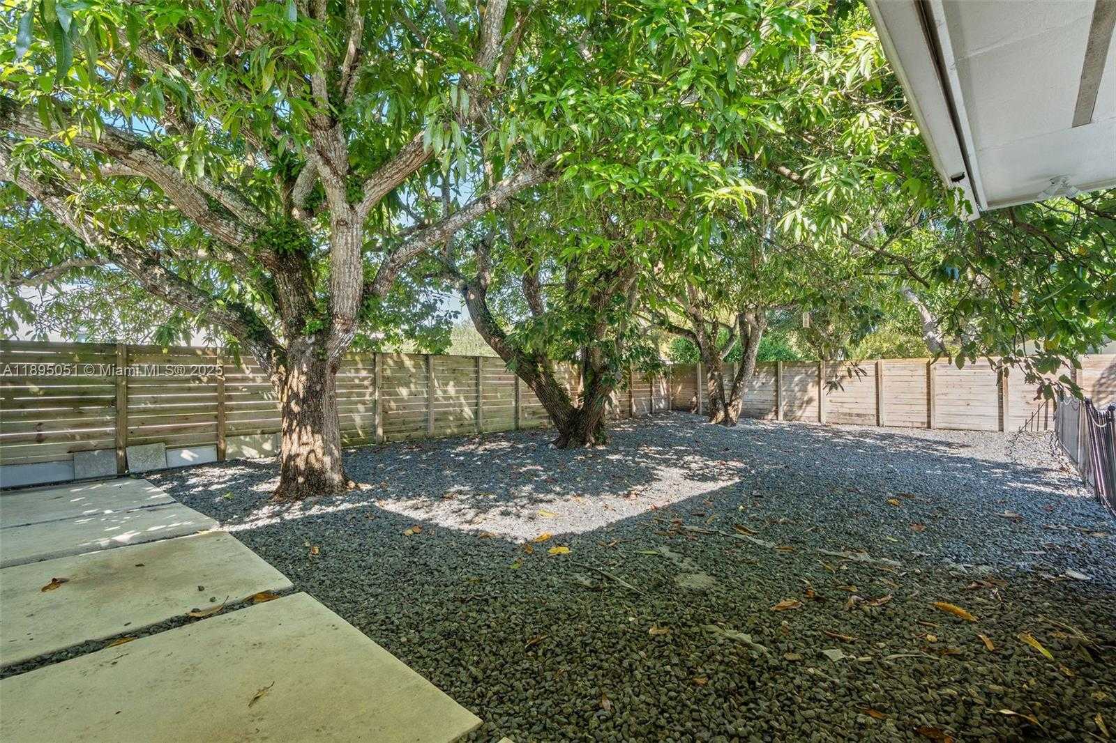 Small Image of 8121 SOUTH WEST 97TH TER, Miami Number 12