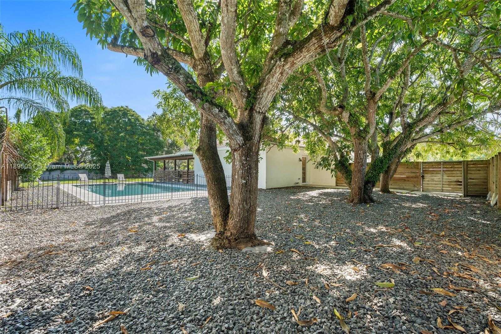 Small Image of 8121 SOUTH WEST 97TH TER, Miami Number 13