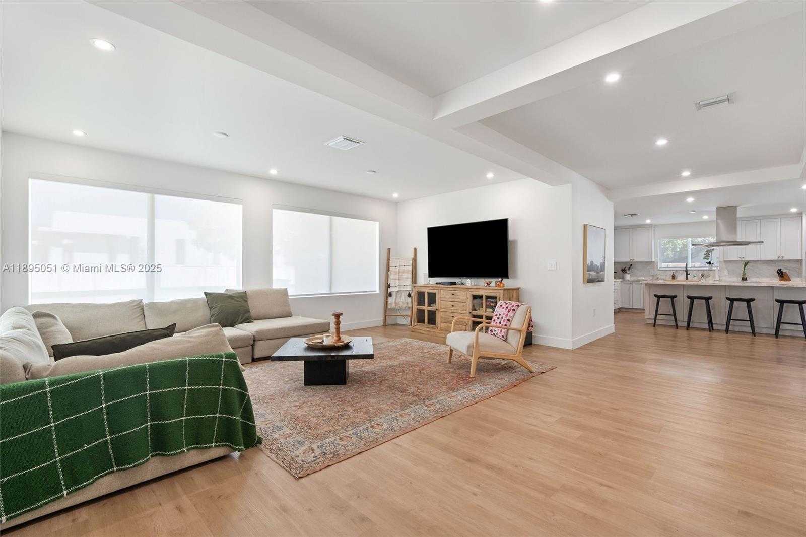 Small Image of 8121 SOUTH WEST 97TH TER, Miami Number 21