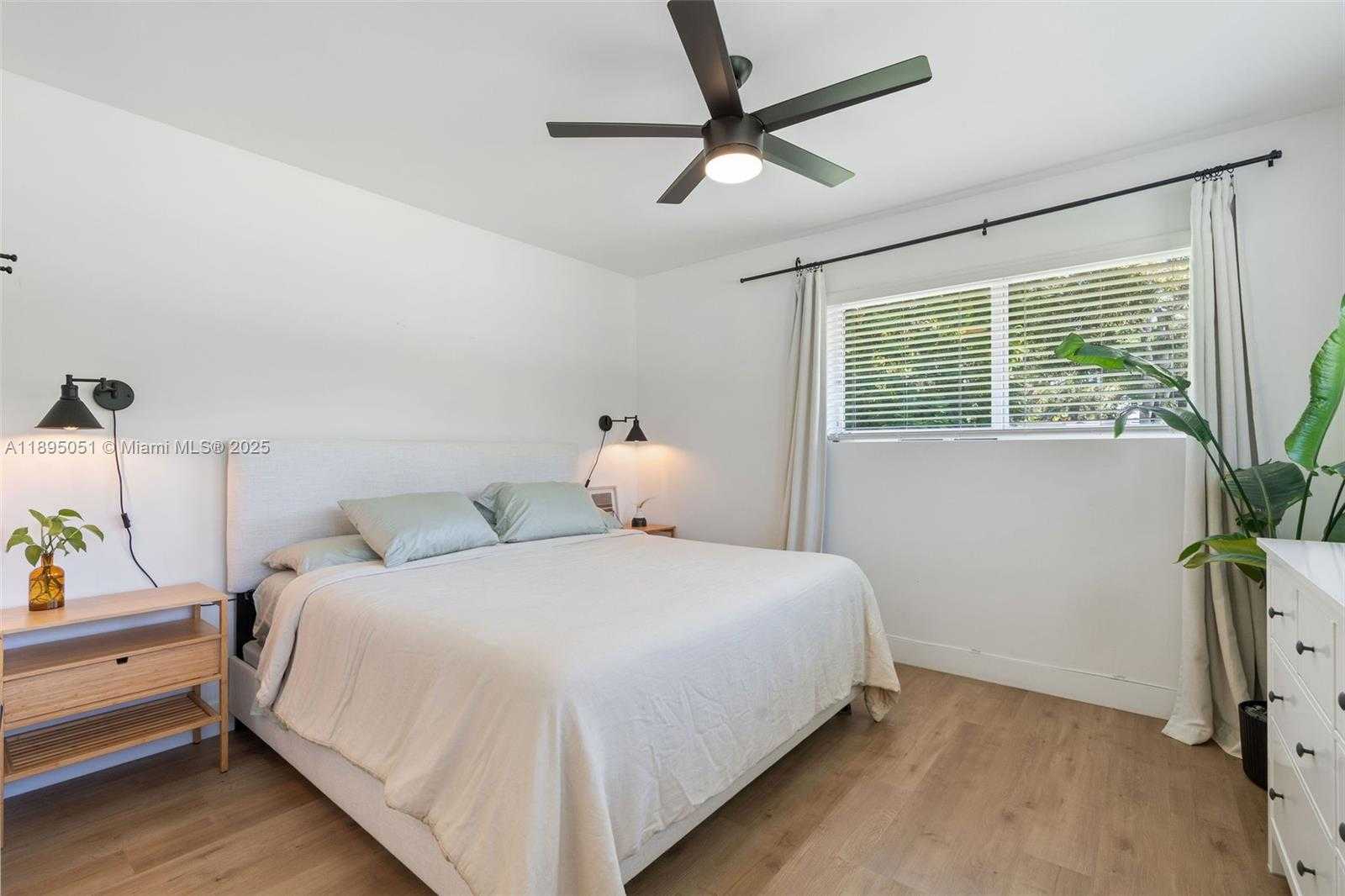 Small Image of 8121 SOUTH WEST 97TH TER, Miami Number 25