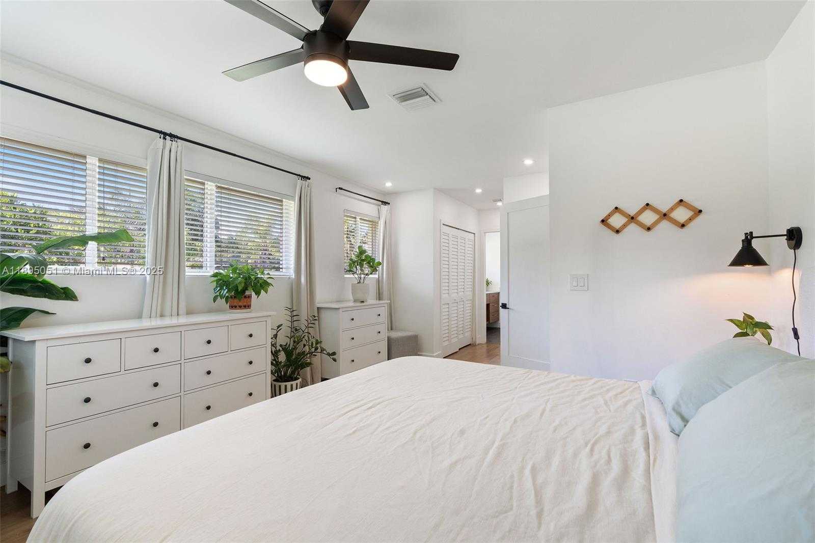 Small Image of 8121 SOUTH WEST 97TH TER, Miami Number 26