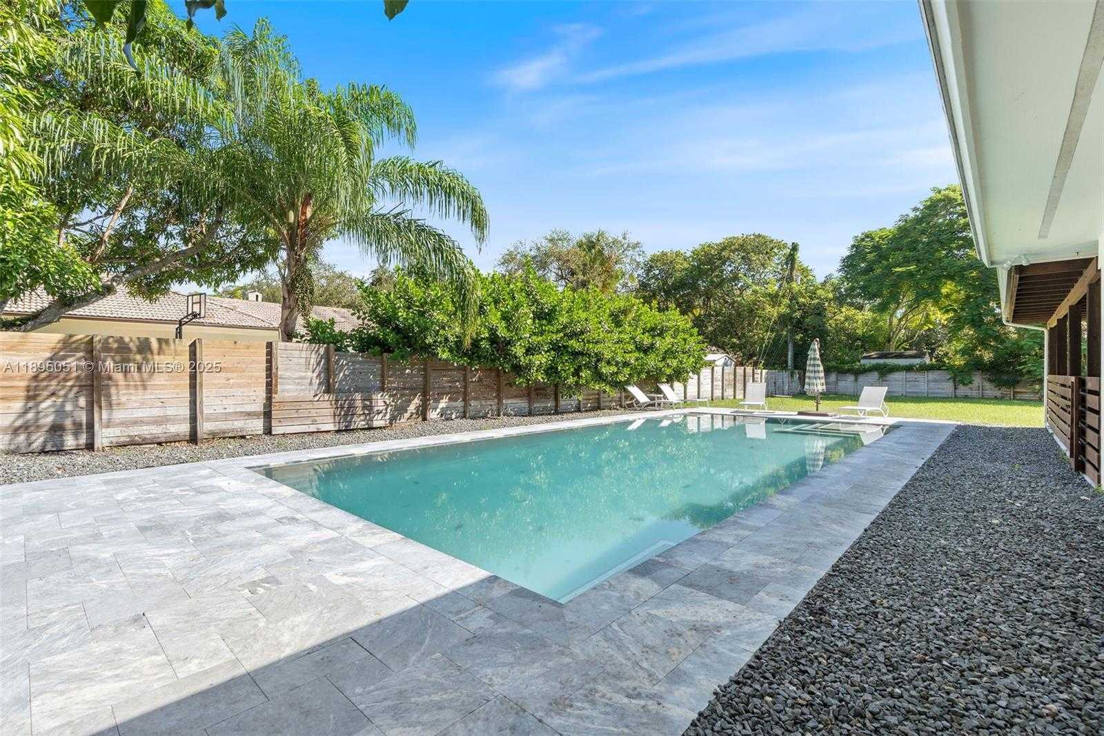 Small Image of 8121 SOUTH WEST 97TH TER, Miami Number 3