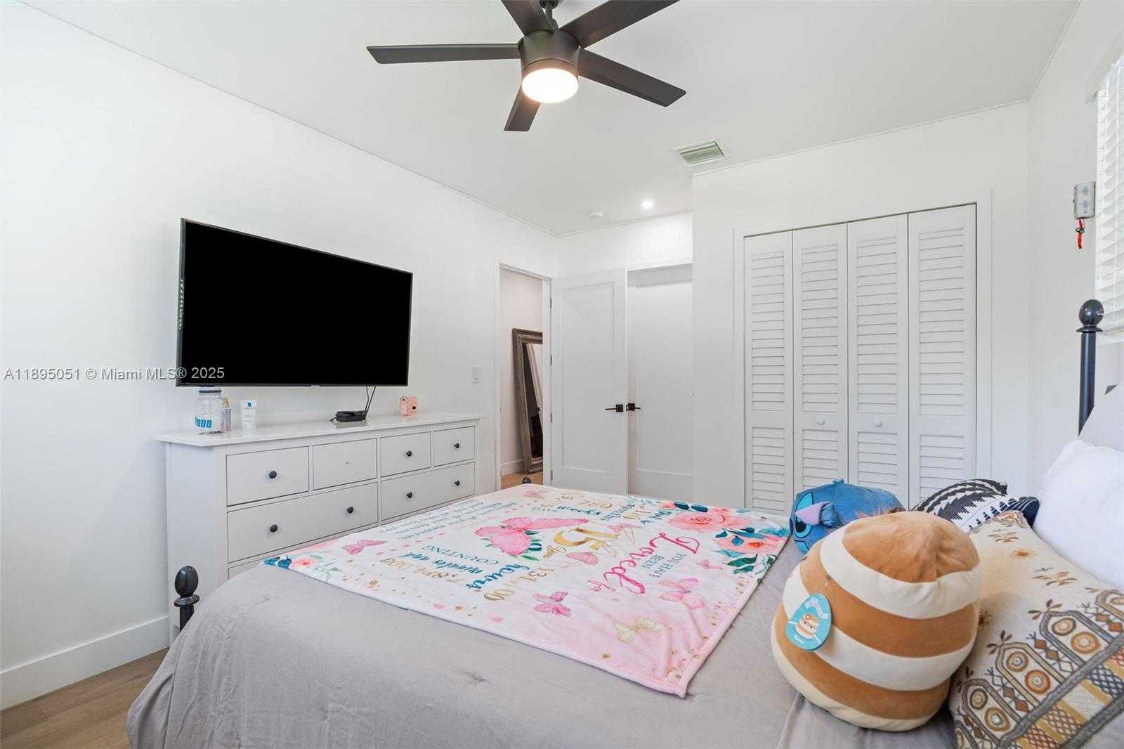 Small Image of 8121 SOUTH WEST 97TH TER, Miami Number 34