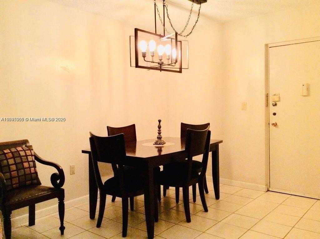 Small Image of 250 180TH DR #105, Sunny Isles Beach Number 4
