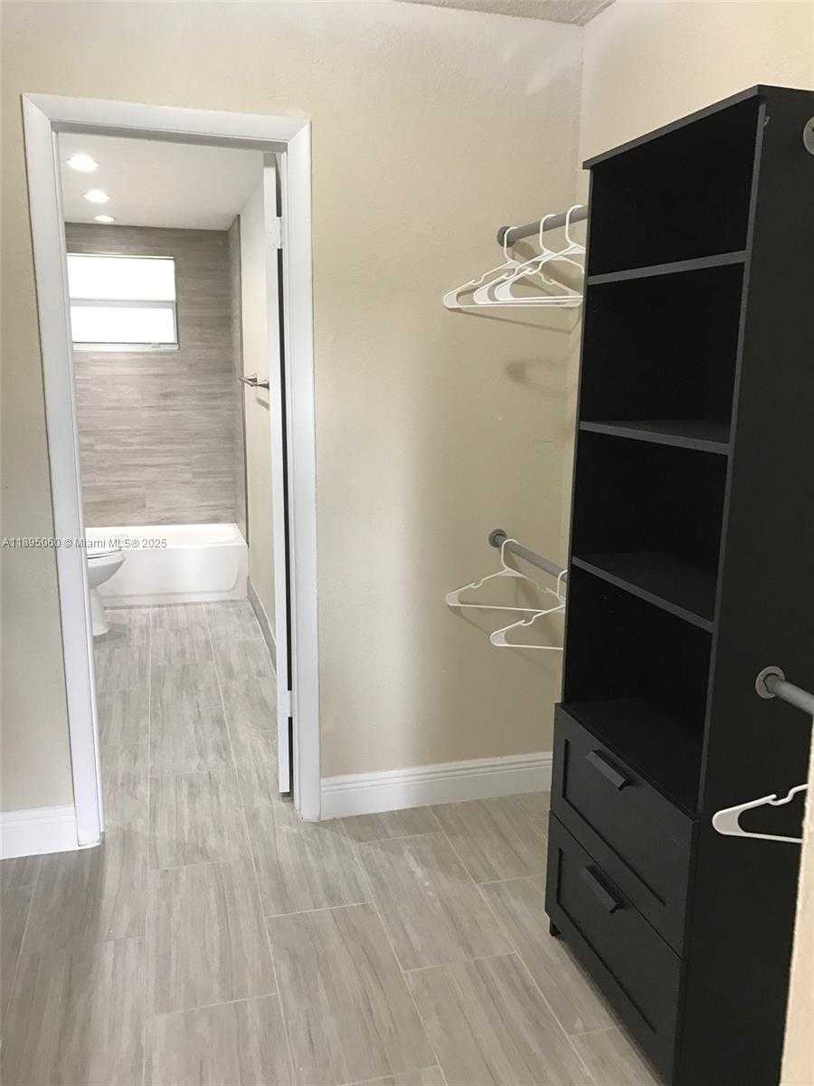 Small Image of 9353 FONTAINEBLEAU BLVD #A201, Miami Number 12