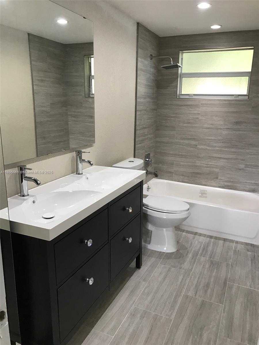 Small Image of 9353 FONTAINEBLEAU BLVD #A201, Miami Number 13