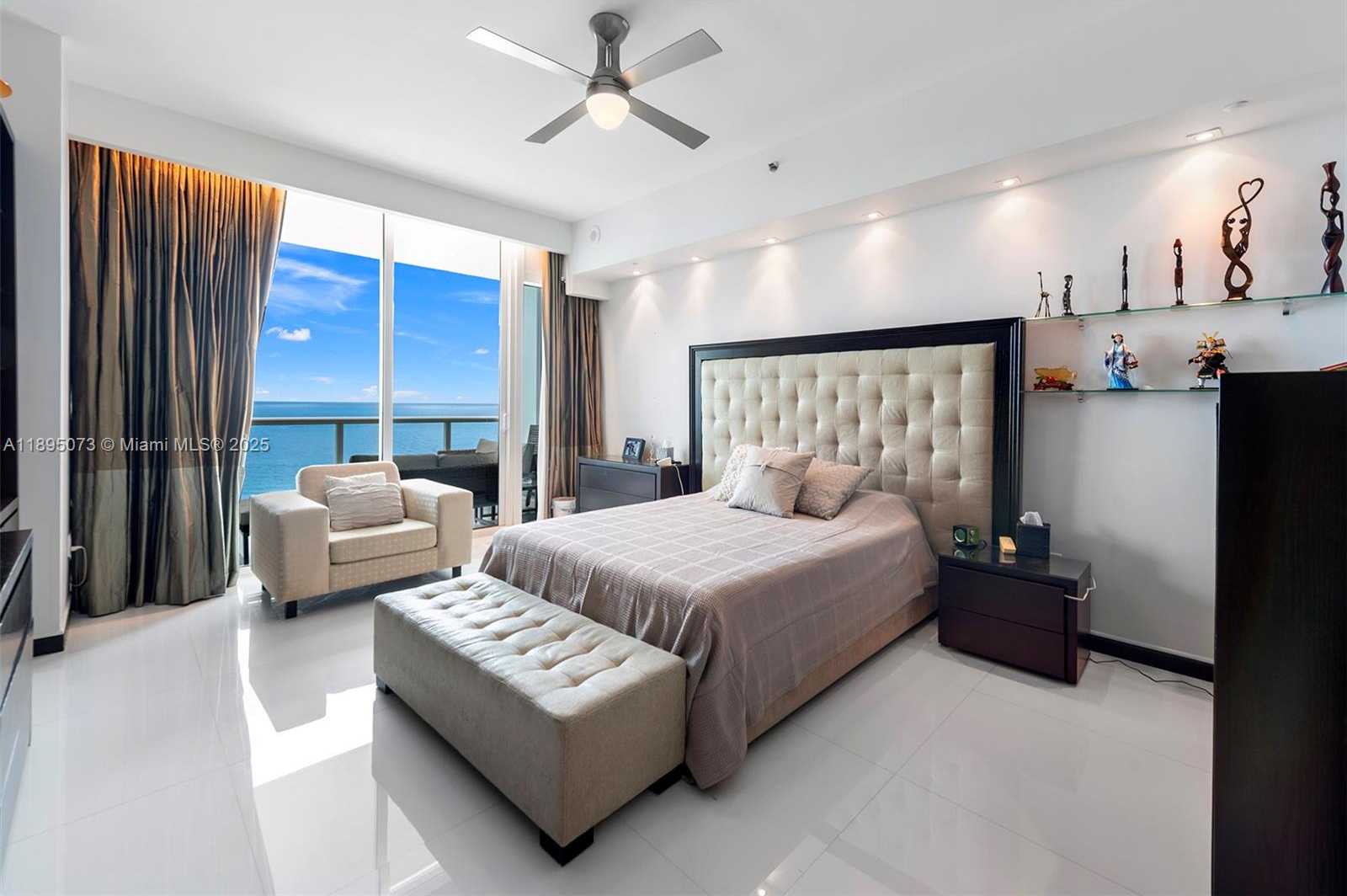 Small Image of 100 SOUTH POINTE DR #1707, Miami Beach Number 16