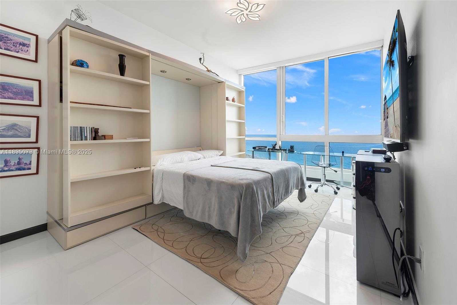Small Image of 100 SOUTH POINTE DR #1707, Miami Beach Number 21