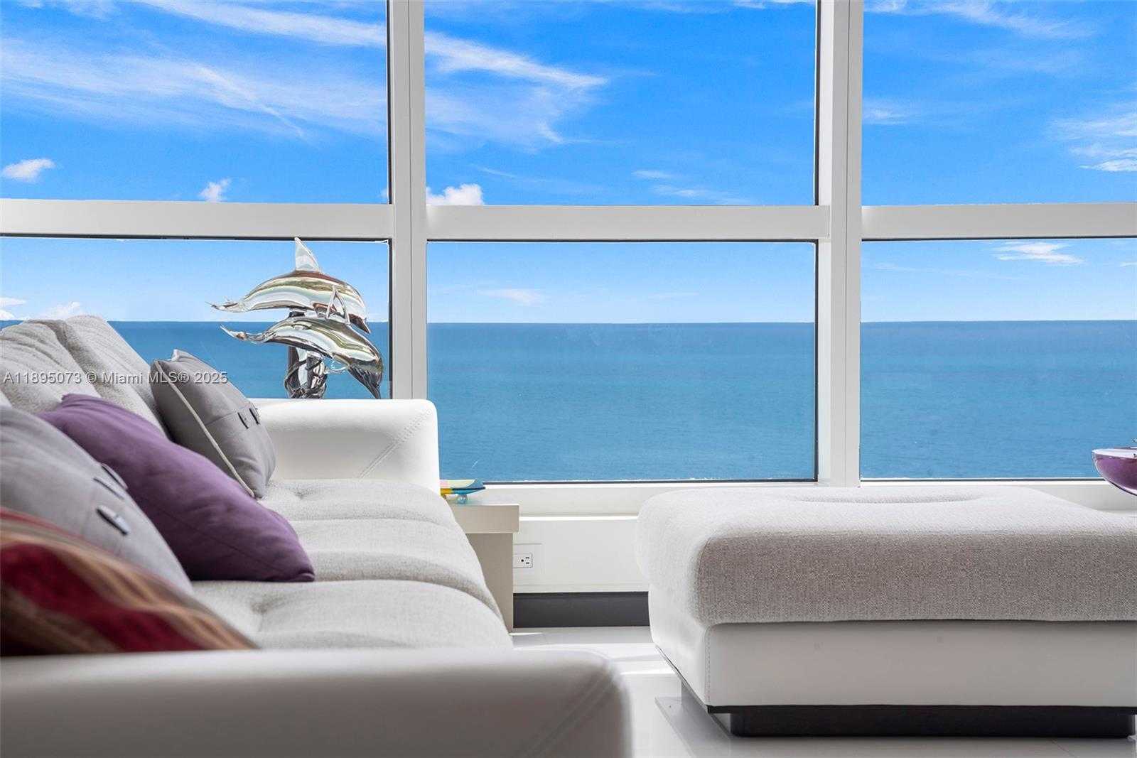 Small Image of 100 SOUTH POINTE DR #1707, Miami Beach Number 23