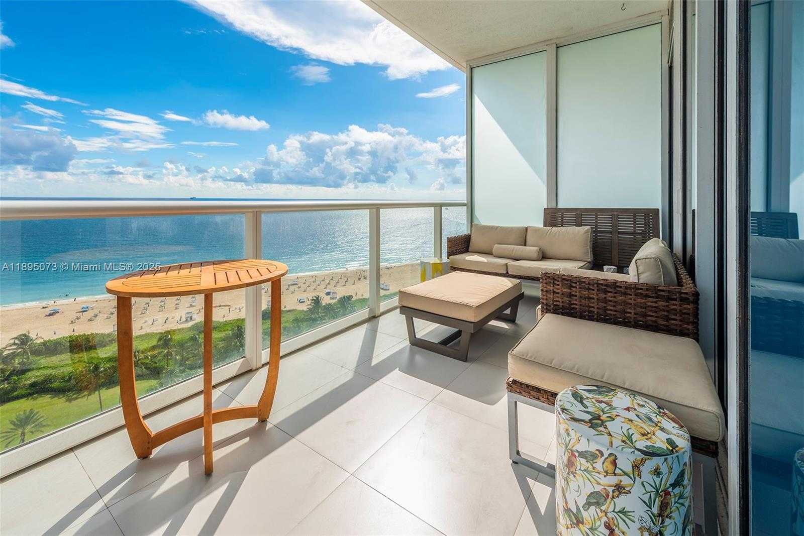 Small Image of 100 SOUTH POINTE DR #1707, Miami Beach Number 29