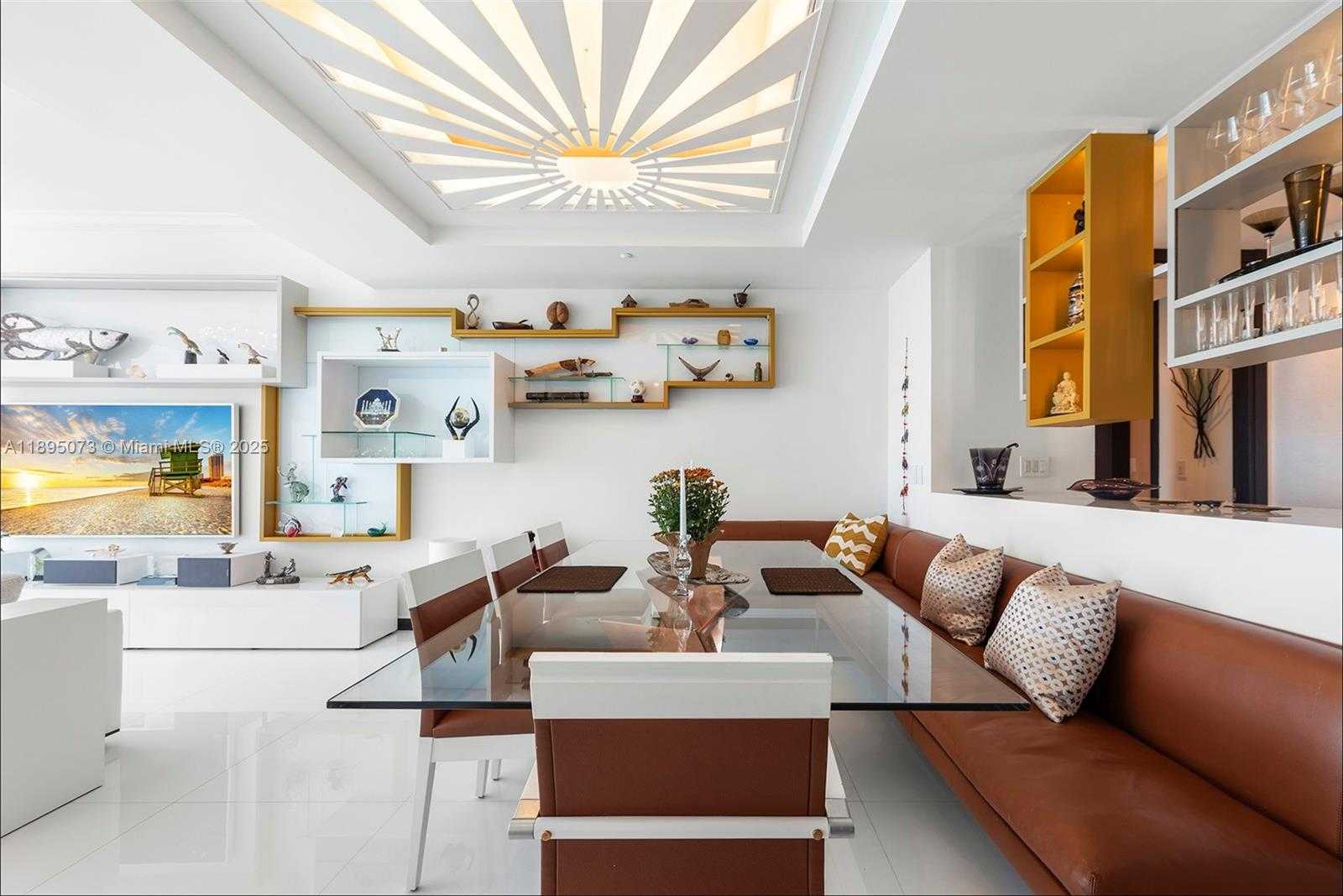 Small Image of 100 SOUTH POINTE DR #1707, Miami Beach Number 8