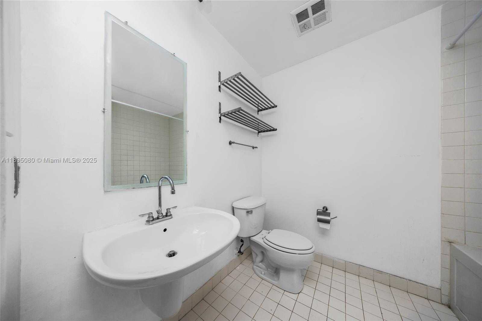 Small Image of 10 SOUTH WEST SOUTH RIVER DR #PHI15, Miami Number 11