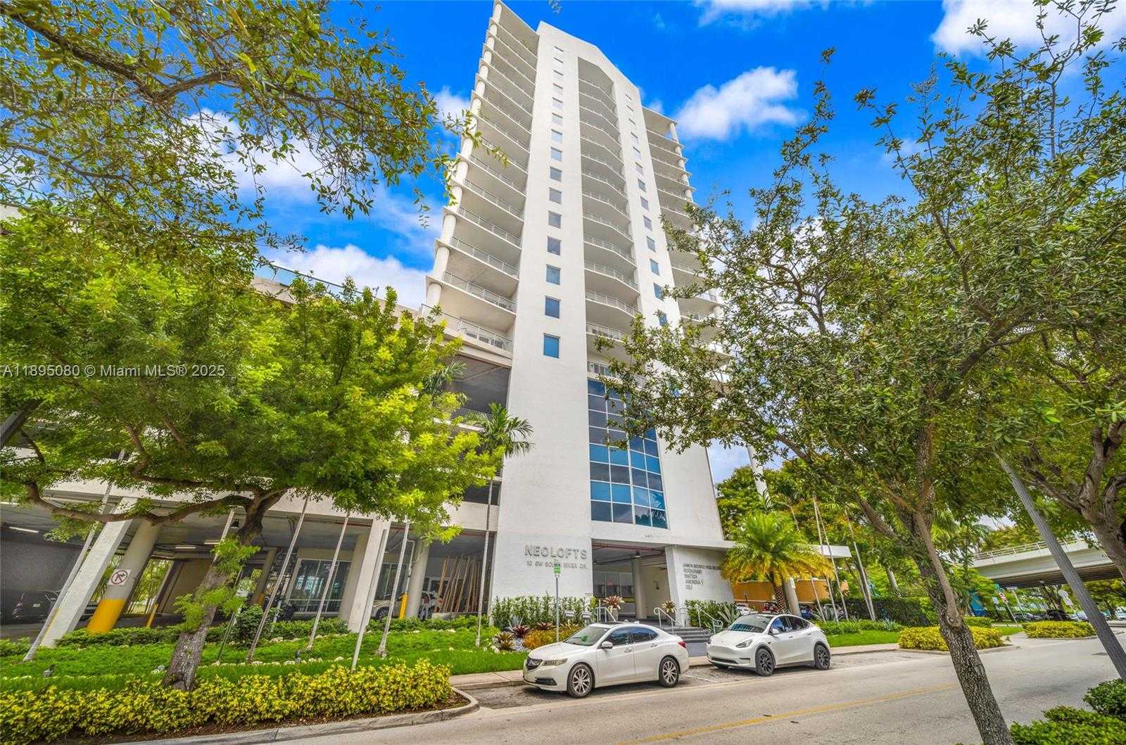 Small Image of 10 SOUTH WEST SOUTH RIVER DR #PHI15, Miami Number 23