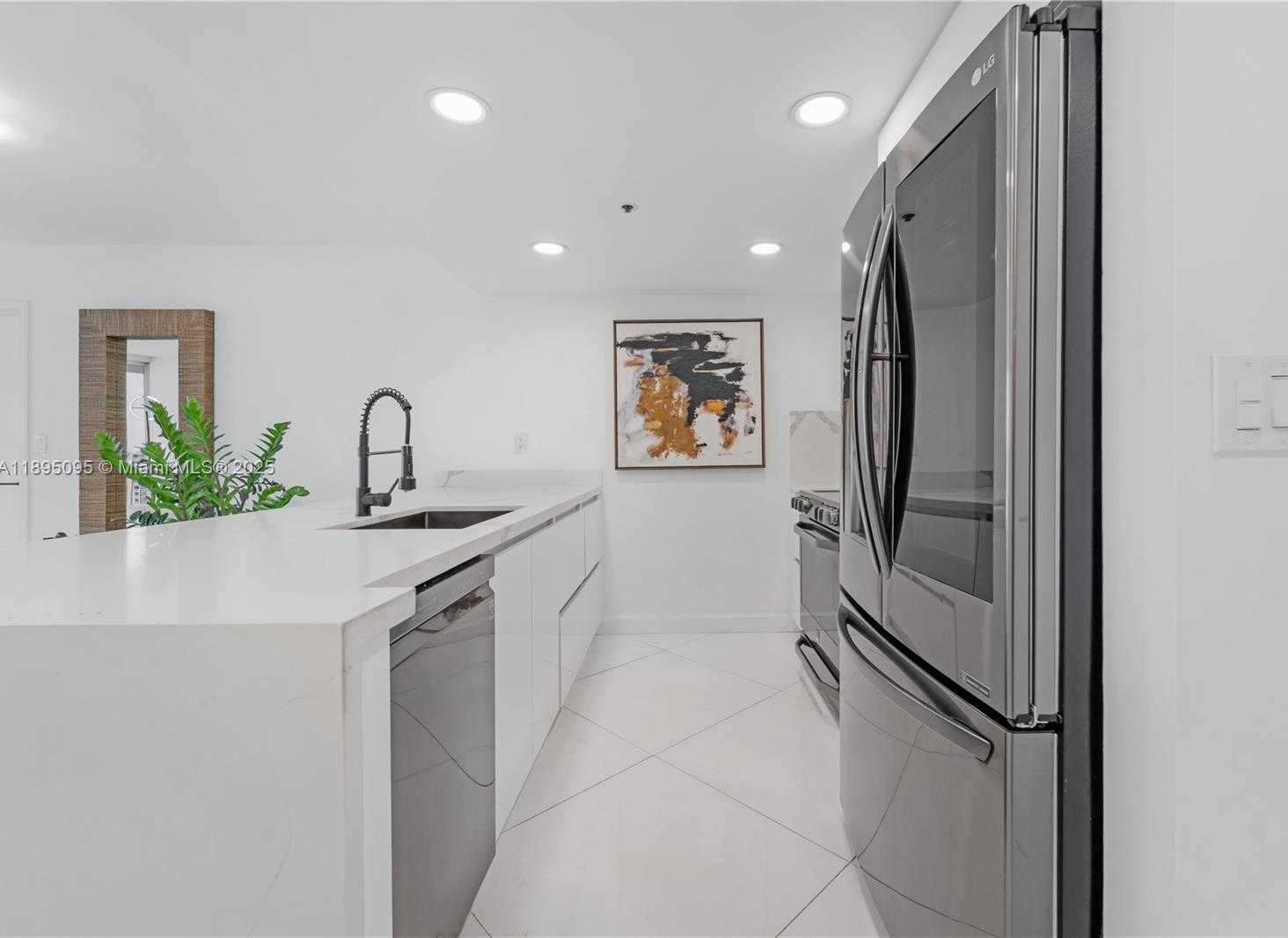 Small Image of 7601 EAST TREASURE DR #819, North Bay Village Number 3