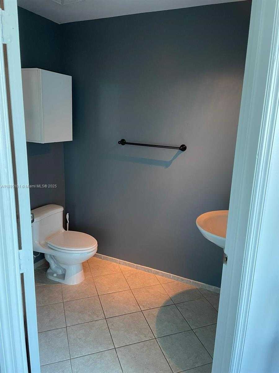 Small Image of 60 SOUTH WEST 13TH ST #3426, Miami Number 13